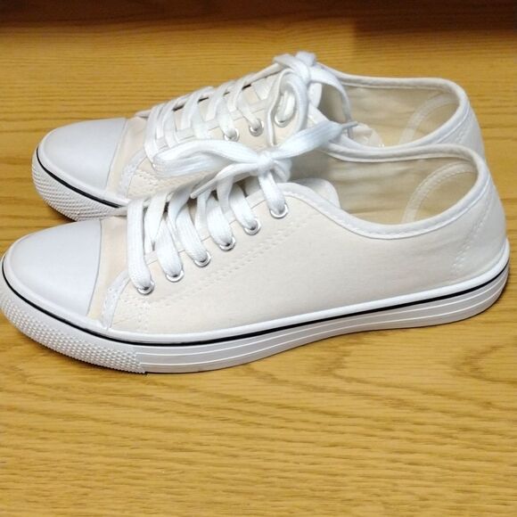 White sneakers - Picture 3 of 5